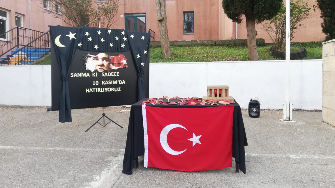Okulumuzda 10 Kasım Atatürk'ü Anma töreni yapıldı